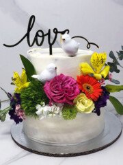 Dezzie Bakery Wedding Cake with Flowers Dezzie Bakery Wedding Cake with Flowers