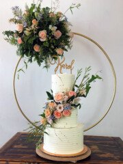 Dezzie Bakery Wedding Cake with Flowers Dezzie Bakery Wedding Cake with Flowers