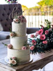Dezzie Bakery Wedding Cake with Flowers Dezzie Bakery Wedding Cake with Flowers