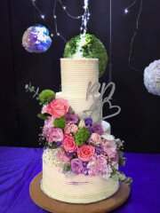 Dezzie Bakery Wedding Cake with Flowers Dezzie Bakery Wedding Cake with Flowers