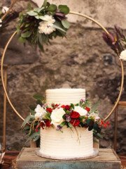 Dezzie Bakery Wedding Cake with Flowers Dezzie Bakery Wedding Cake with Flowers