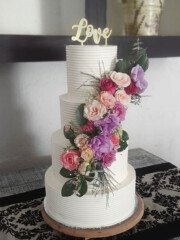 Dezzie Bakery Wedding Cake with Flowers Dezzie Bakery Wedding Cake with Flowers