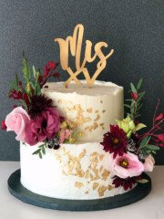 Dezzie Bakery Quinceañaneras Cake with Flowers Dezzie Bakery Quinceañaneras Cake with Flowers