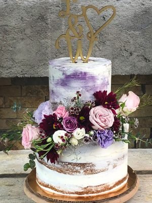 Dezzie Bakery Wedding Cakes – Calgary